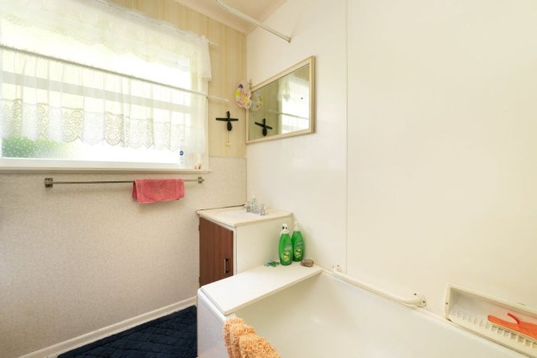 Photo of property in 16 Maranui Street, Mount Maunganui, 3116