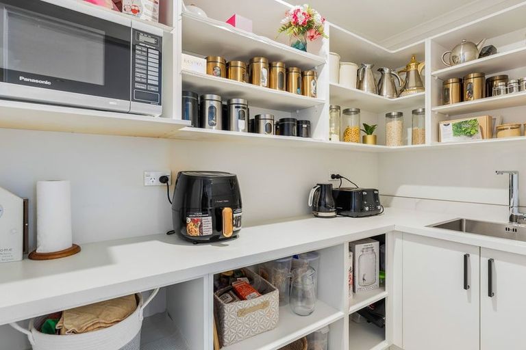 Photo of property in 14 Murray Ward Drive, Te Kauwhata, 3710