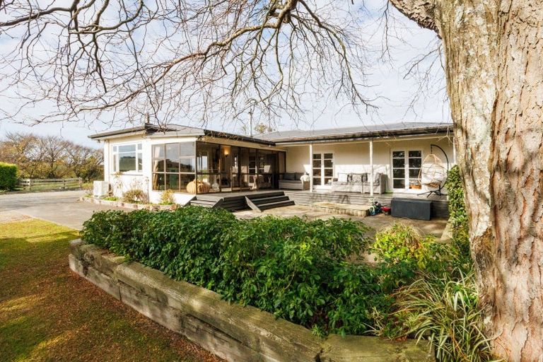 Photo of property in 2139 State Highway 3, Sanson, Palmerston North, 4479