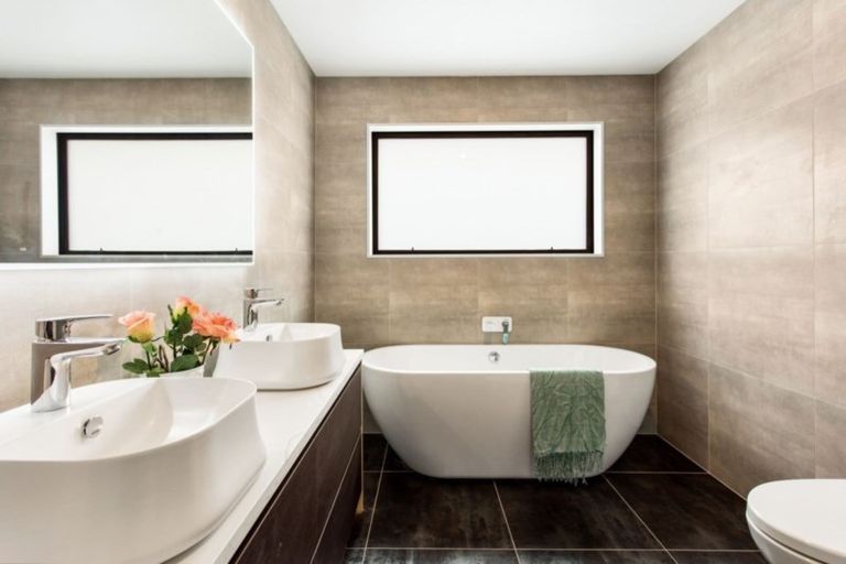 Photo of property in 17 Tawatawa Street, Long Bay, Auckland, 0630