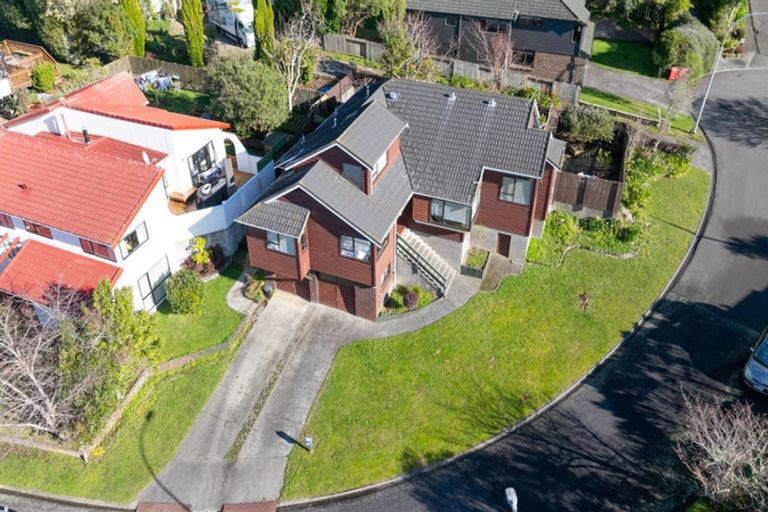 Photo of property in 11 Duval Grove, Tawa, Wellington, 5028