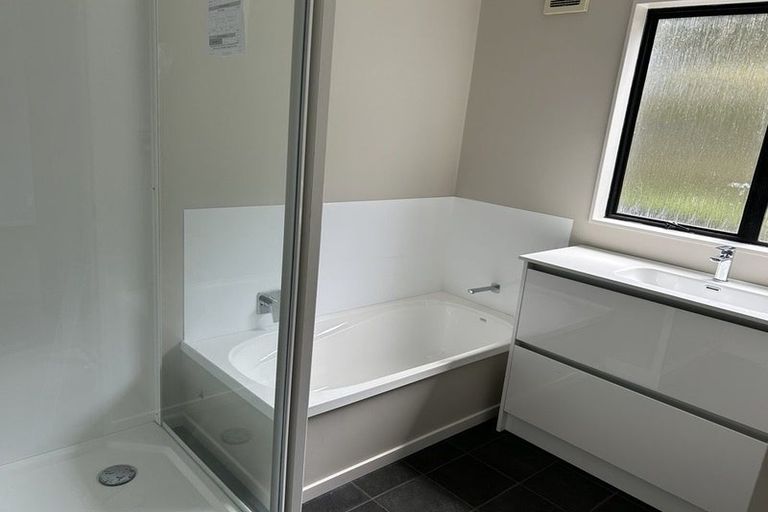 Photo of property in 8 Mayaro Crescent, Grenada Village, Wellington, 6037