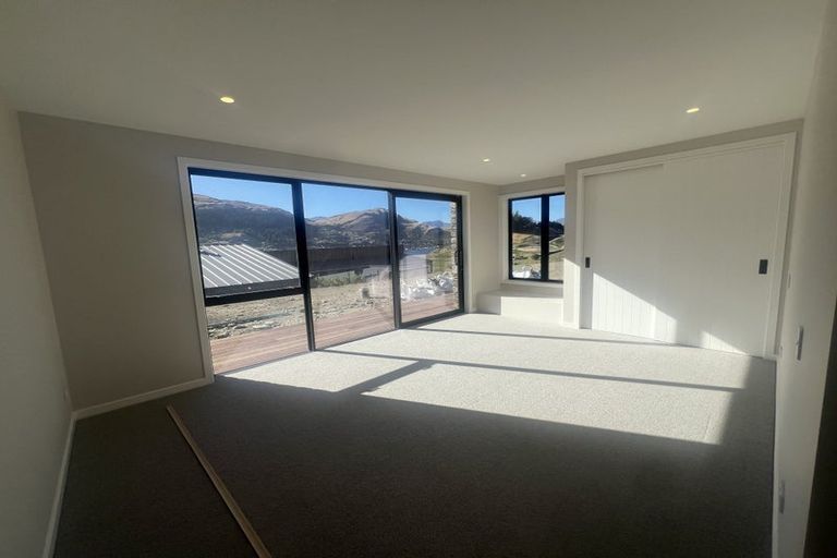 Photo of property in 4 Red Deer Rise, Kelvin Heights, Queenstown, 9300