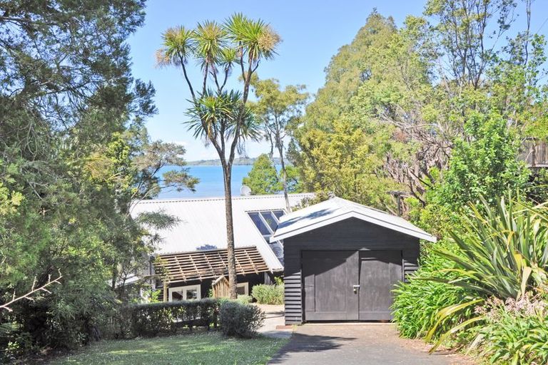 Photo of property in 62 Clinton Road, Tawharanui Peninsula, Matakana, 0986