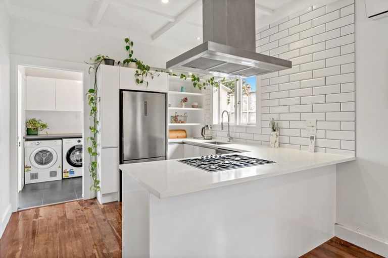 Photo of property in 33 Helvetia Road, Pukekohe, 2120