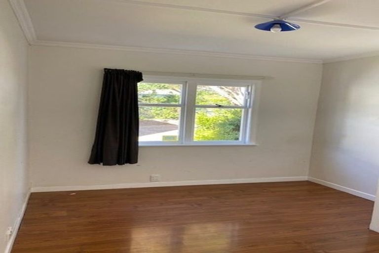 Photo of property in 1364 Whangaparaoa Road, Army Bay, Whangaparaoa, 0930