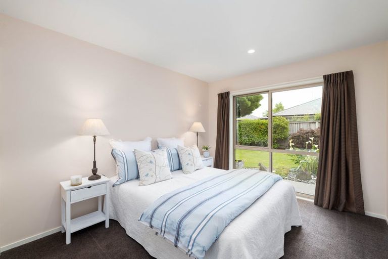 Photo of property in 14 Holbrook Way, Westmorland, Christchurch, 8025