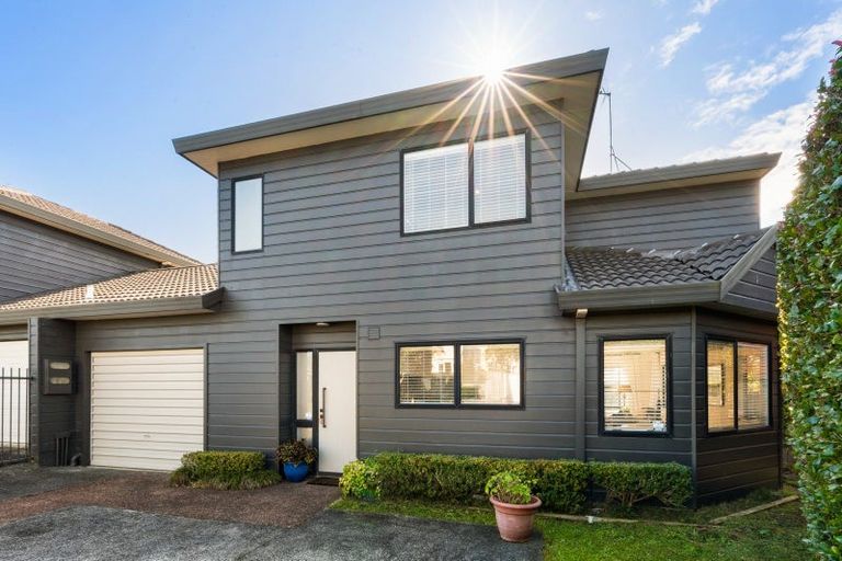 Photo of property in 2b Tokomaru Street, Orakei, Auckland, 1071