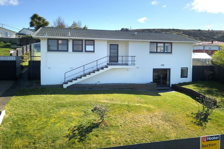 Photo of property in 4 Hanlon Street, Halfway Bush, Dunedin, 9010