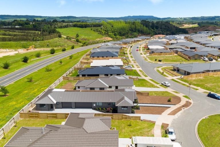 Photo of property in 2 Okataina Street, Pyes Pa, Tauranga, 3112