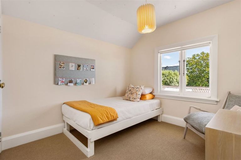 Photo of property in 19c Dyers Pass Road, Cashmere, Christchurch, 8022