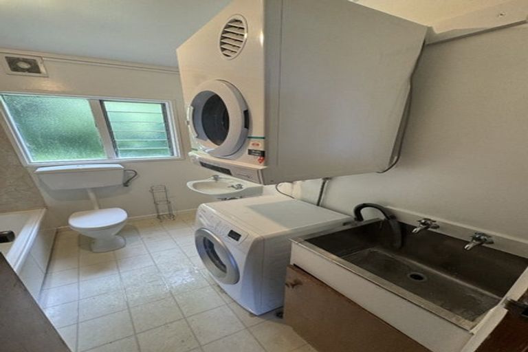 Photo of property in 13-13a Espin Crescent, Karori, Wellington, 6012