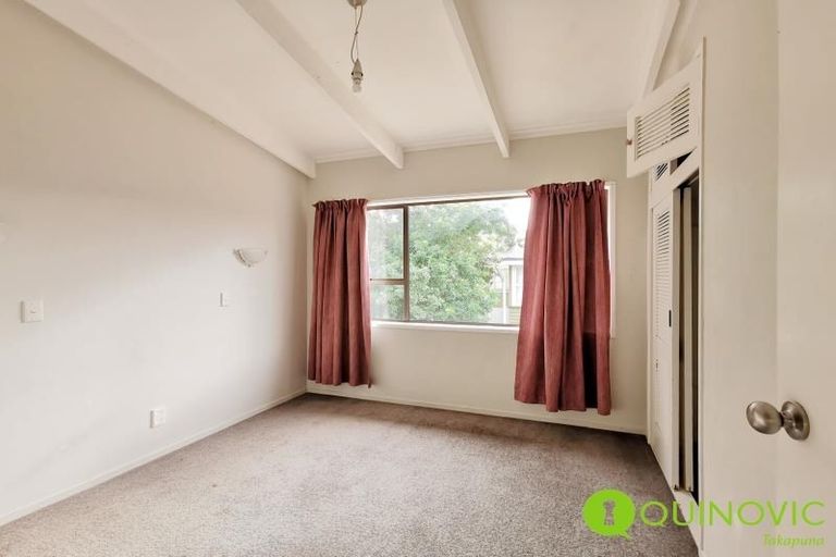 Photo of property in 15 Stephen Avenue, Henderson, Auckland, 0610