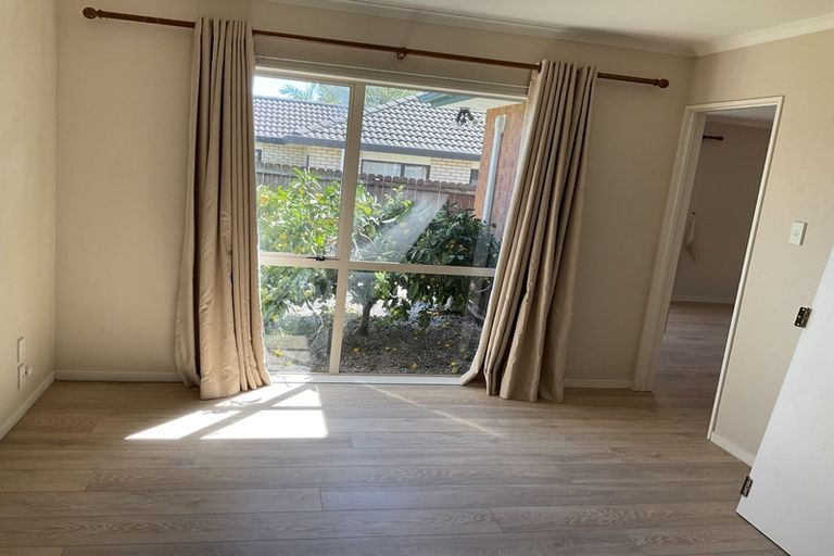 Photo of property in 10 Sambrooke Crescent, Flat Bush, Auckland, 2019