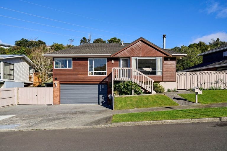 Photo of property in 147 Tirohanga Road, Tirohanga, Lower Hutt, 5010