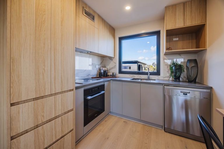 Photo of property in 10 Kaaramuramu Lane, Mangere Bridge, Auckland, 2022