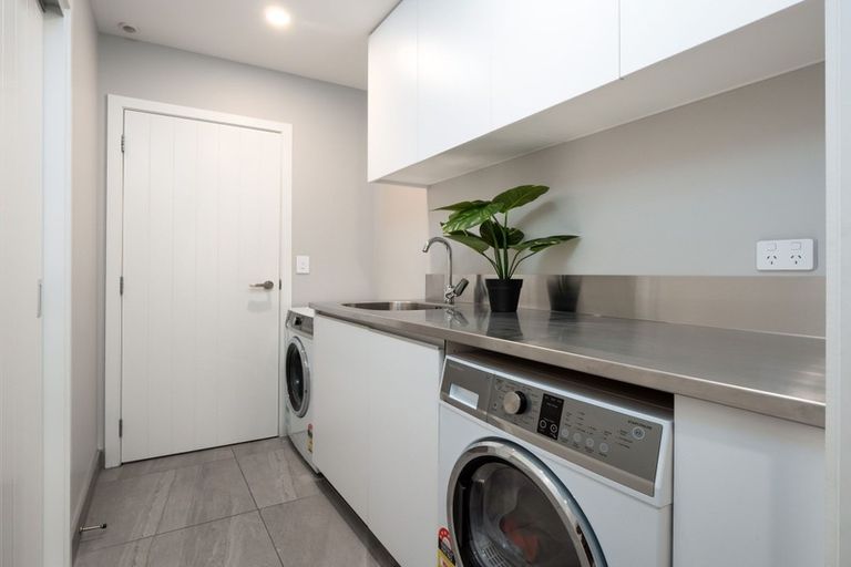 Photo of property in 12 Morepork Way, Arthurs Point, Queenstown, 9371