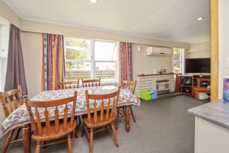 Photo of property in 14 Koromiko Avenue, Hawera, 4610