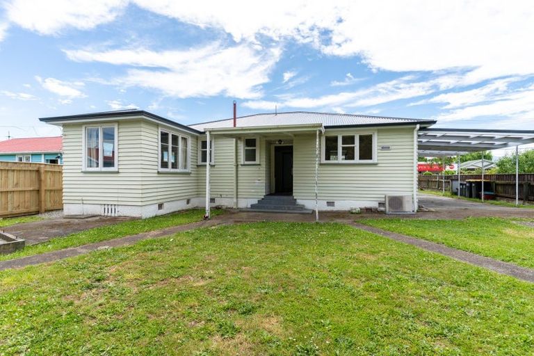 Photo of property in 238 High Street North, Carterton, 5713