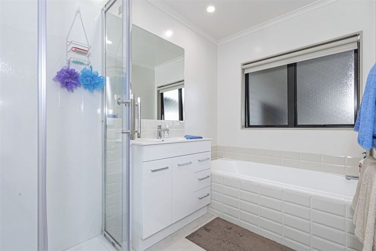 Photo of property in 51 Youngs Road, Papakura, 2110