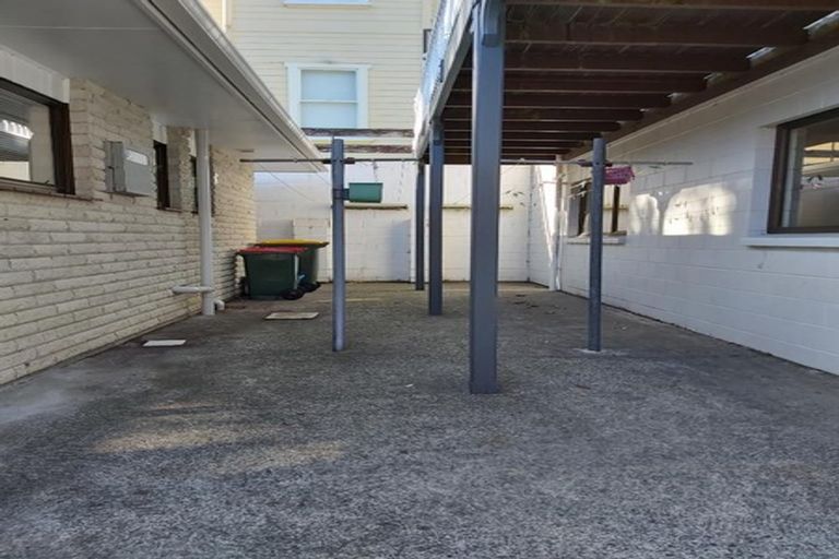 Photo of property in 162a Vivian Street, New Plymouth, 4310