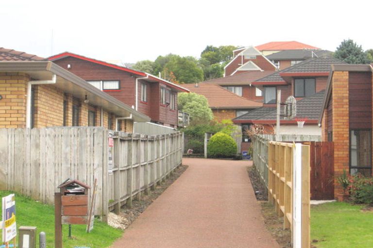 Photo of property in 1/6 Britannia Place, Half Moon Bay, Auckland, 2012