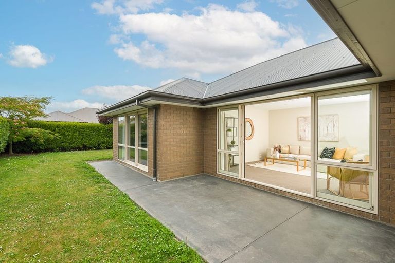 Photo of property in 8 Gosling Crescent, Halswell, Christchurch, 8025