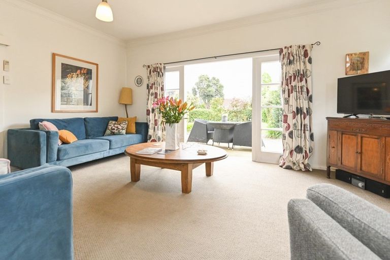 Photo of property in 11 Elizabeth Place, Clive, 4102