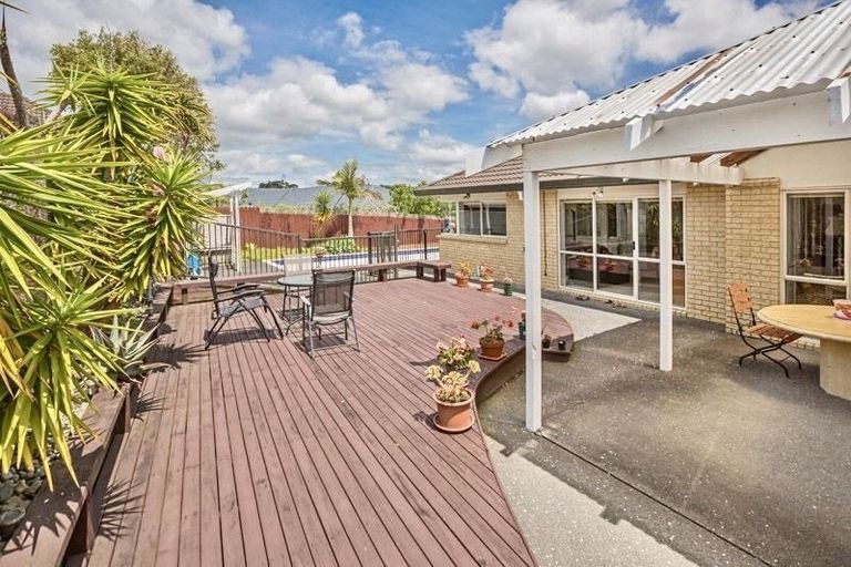 Photo of property in 22 Athenry Place, Dannemora, Auckland, 2016