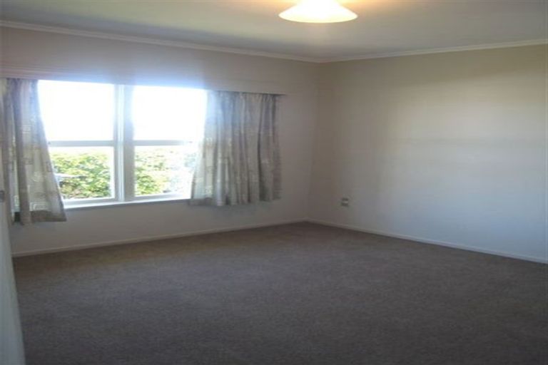 Photo of property in 2/84 Jutland Road, Hauraki, Auckland, 0622