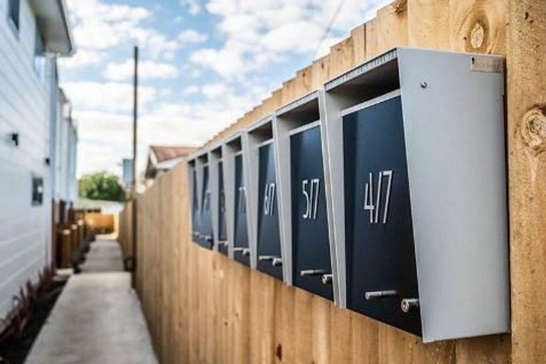 Photo of property in 4/7 Flanshaw Road, Te Atatu South, Auckland, 0610