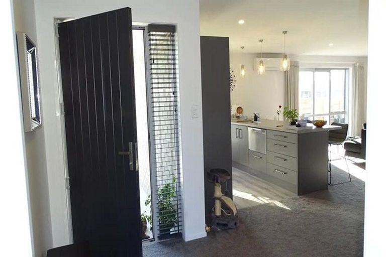 Photo of property in 65 Karaka Crescent, Levin, 5510