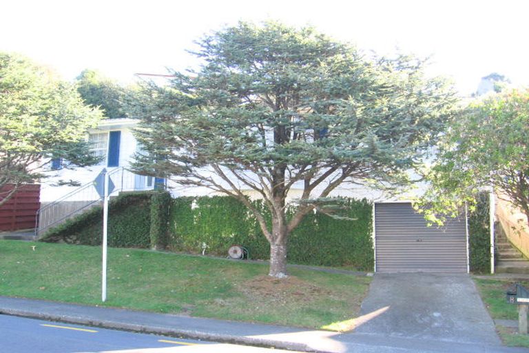 Photo of property in 8 Truscott Avenue, Johnsonville, Wellington, 6037