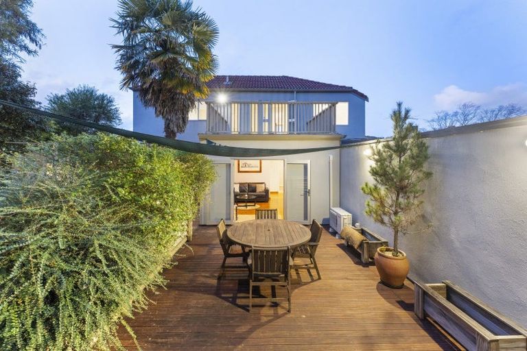 Photo of property in 77 Sunbrae Drive, Silverstream, Upper Hutt, 5019