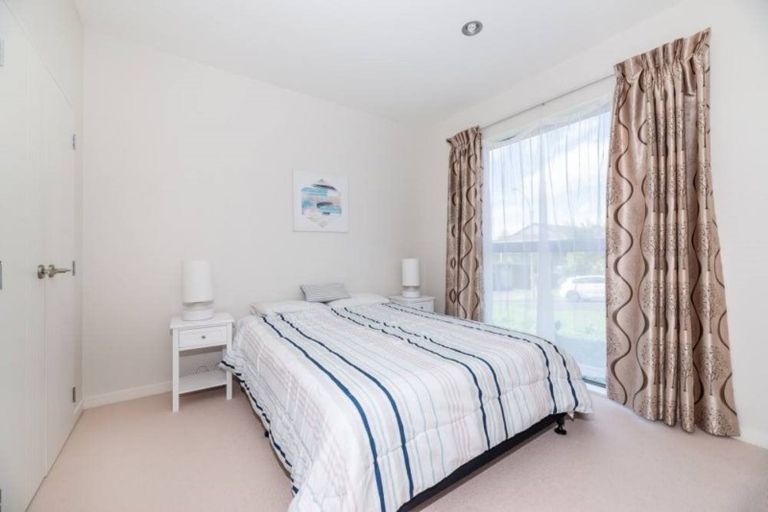 Photo of property in 38a Mark Edward Drive, Half Moon Bay, Auckland, 2012