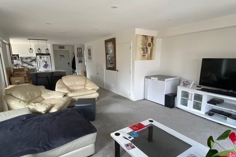 Photo of property in 8/4017 Great North Road, Glen Eden, Auckland, 0602