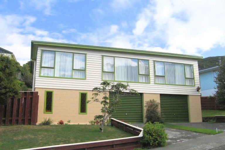 Photo of property in 11 Paddington Grove, Karori, Wellington, 6012