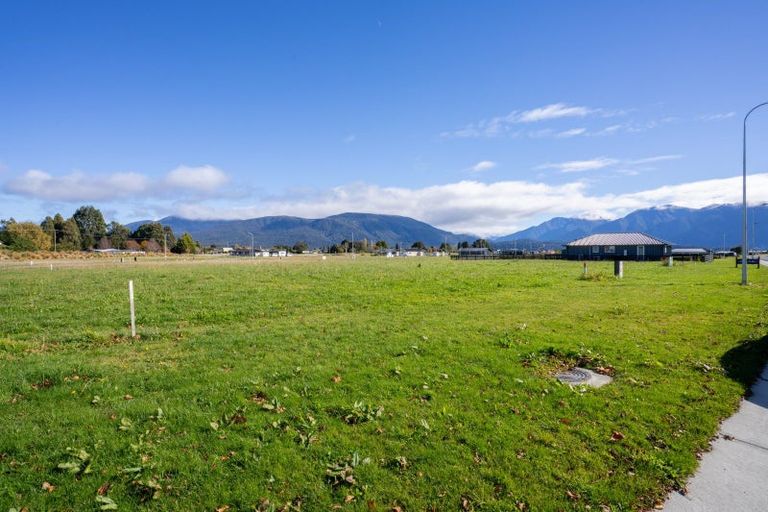 Photo of property in 9 Oraka Street, Te Anau, 9600