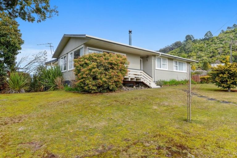 Photo of property in 2 Teal Place, Selwyn Heights, Rotorua, 3015