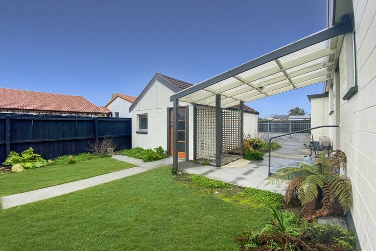 Photo of property in 2/20a Mcbratneys Road, Dallington, Christchurch, 8061