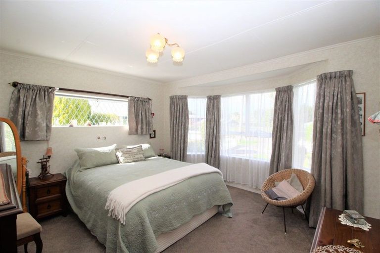 Photo of property in 19 Bowen Street, Woodville, 4920