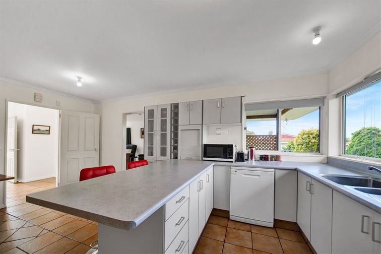 Photo of property in 24 Culzean Grove, Bell Block, New Plymouth, 4312