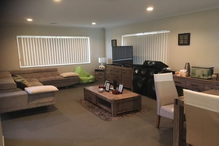 Photo of property in 11 Orbit Place, Flat Bush, Auckland, 2019