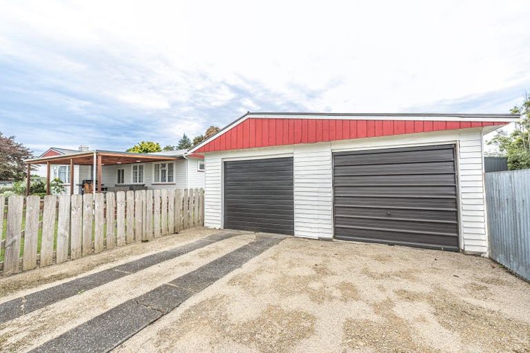 Photo of property in 18 Suther Street, Waverley, 4510