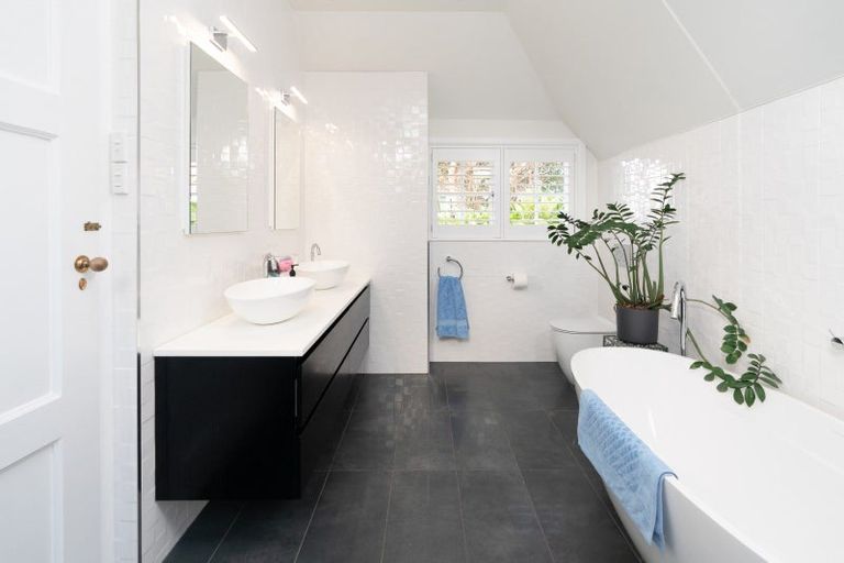 Photo of property in 49 Messines Road, Karori, Wellington, 6012