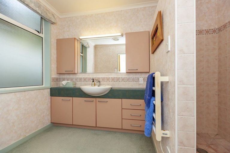 Photo of property in 18 Falla Street, Paraparaumu Beach, Paraparaumu, 5032