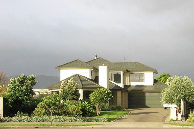 Photo of property in 10 Marewa Place, Waikanae Beach, Waikanae, 5036