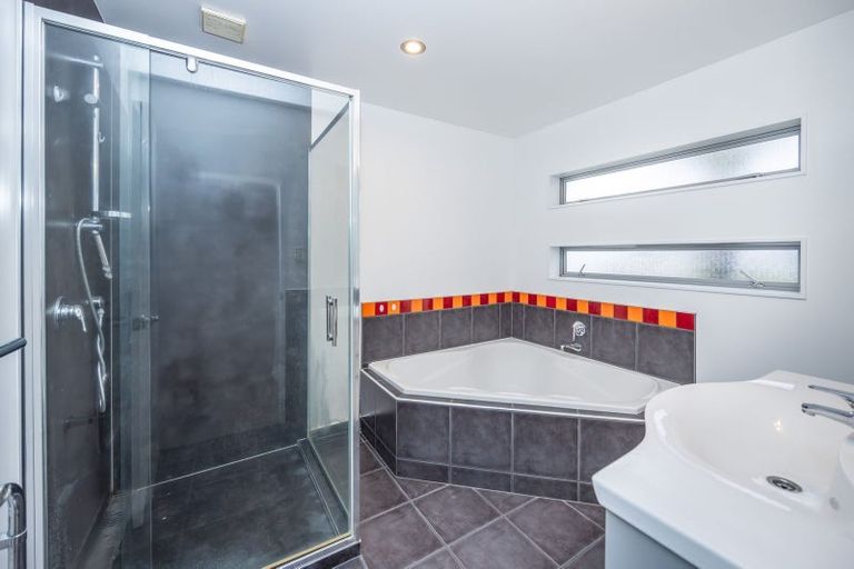 Photo of property in 2 Millennium Heights, Flagstaff, Hamilton, 3210