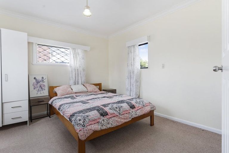 Photo of property in 1b Barrack Road, Mount Wellington, Auckland, 1060