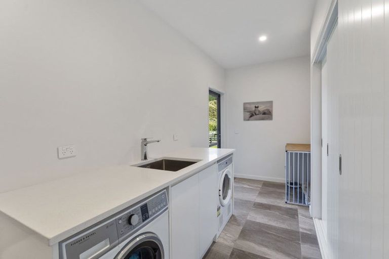 Photo of property in 180 North Manakau Road, Manakau, Levin, 5573